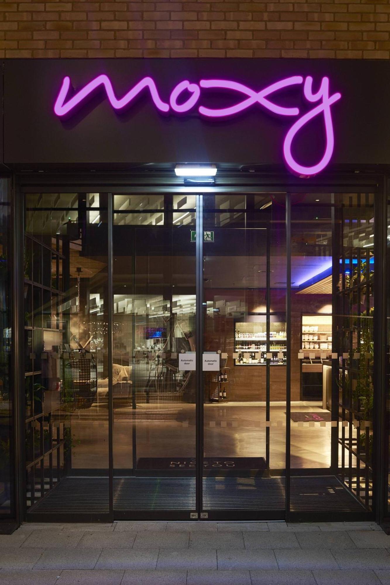 Moxy York Otel Dış mekan fotoğraf