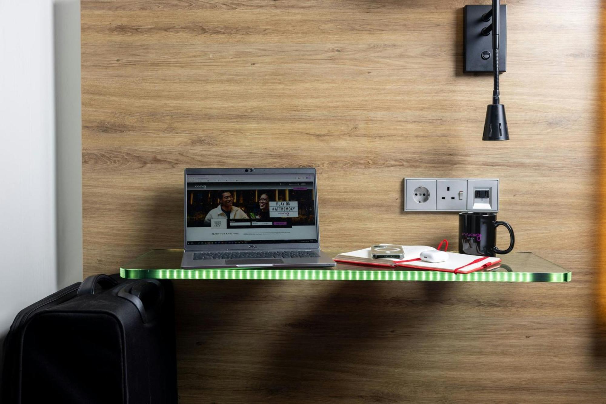 Moxy York Otel Dış mekan fotoğraf